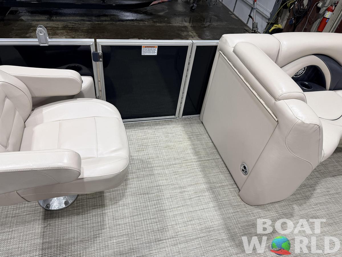 Used 2016 Sylvan Mirage 822 LZ & 50HP Yamaha 4Stroke - $21,995