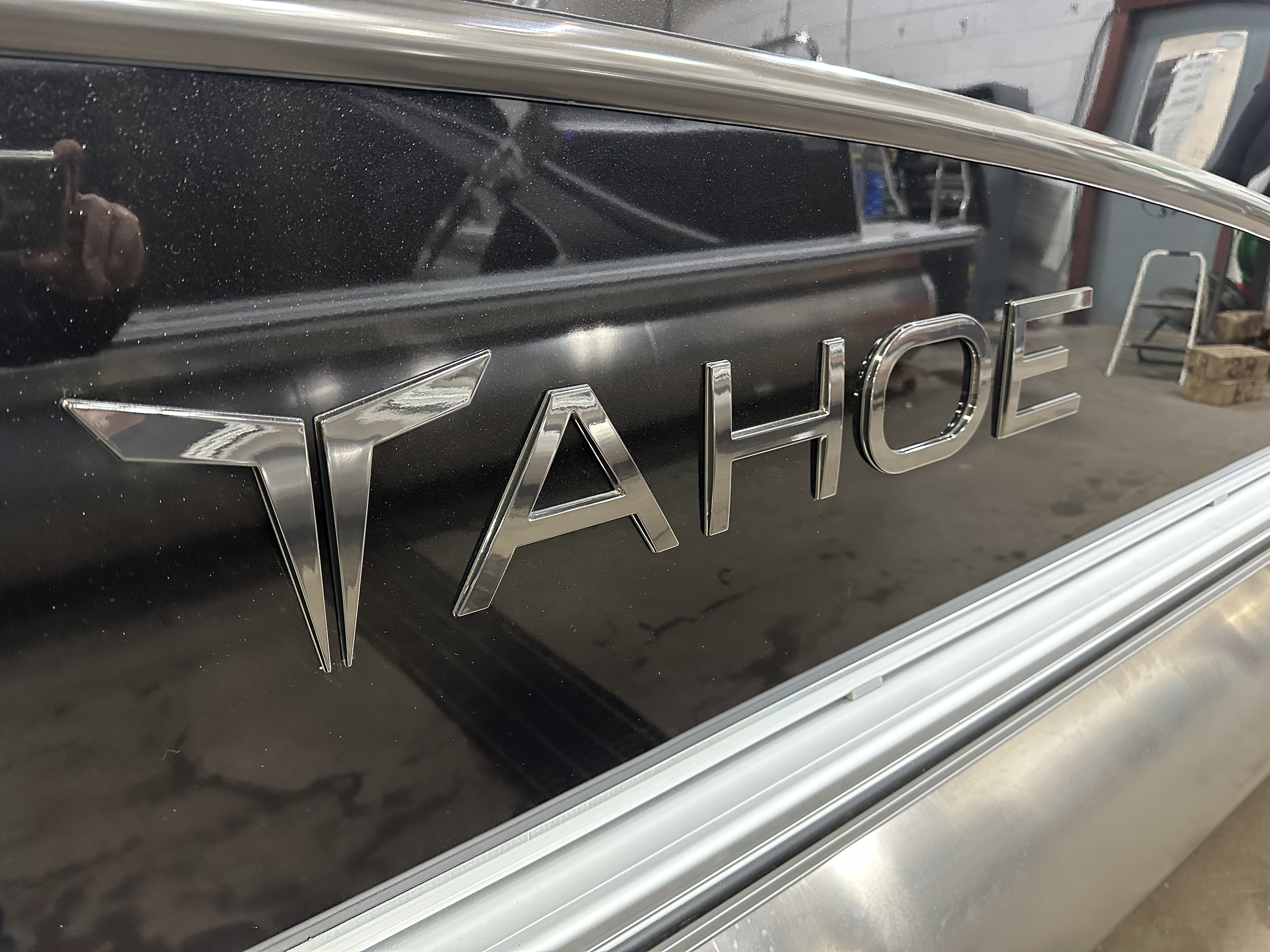 2025 Tahoe Pontoons Cascade 2385 Cruise Rear Bench (CRB) & Honda 4-Stroke EFI