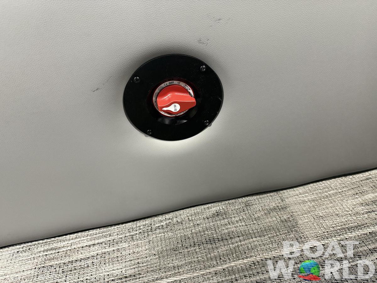 2026 Bentley Pontoons Legacy 220 Swingback & 4-Stroke EFI