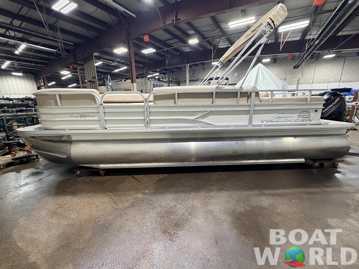 Used 2017 Sun Tracker  Party Barge 22 150HP Tritoon $34,995