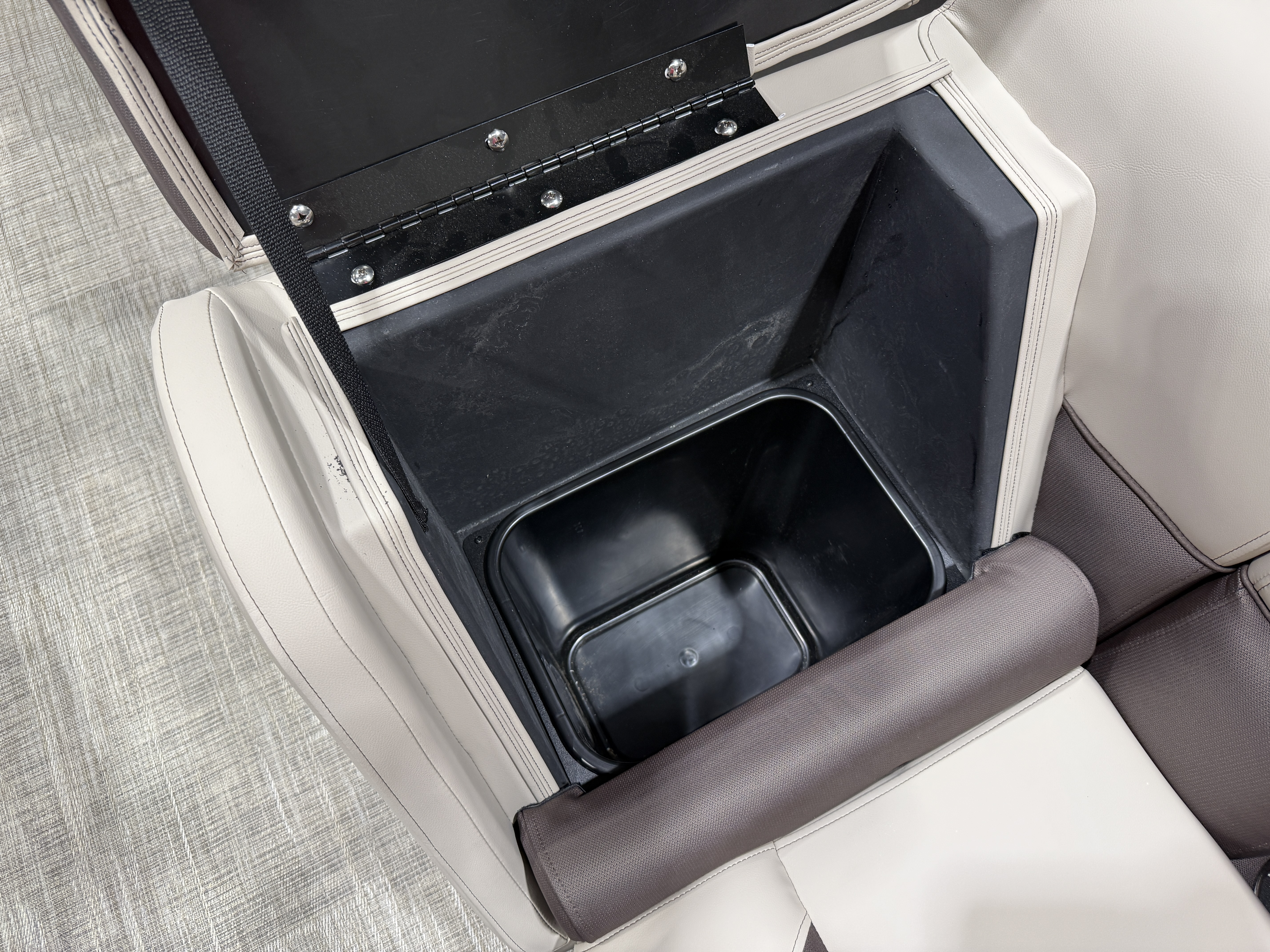 2027 Bentley Legacy 220 Navigator Quad Lounge Pontoon $42995