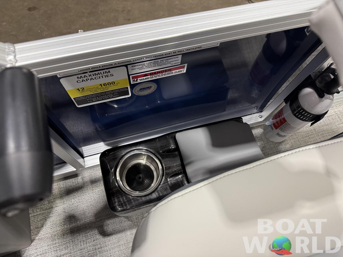 2026 Tahoe Sport 2385 Swingback (VRB) Tritoon 