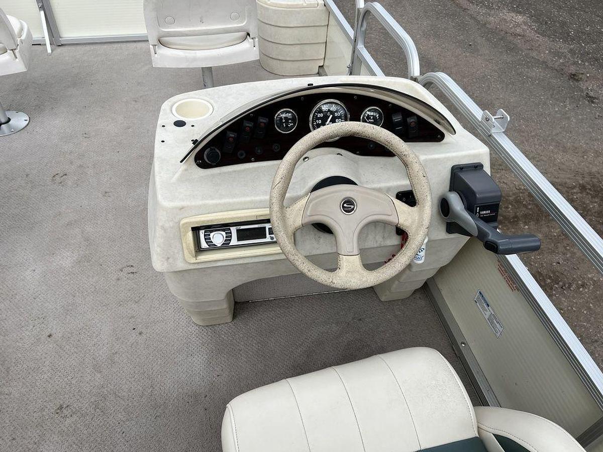 Used 2005 Bennington Sedona F21 Pontoon