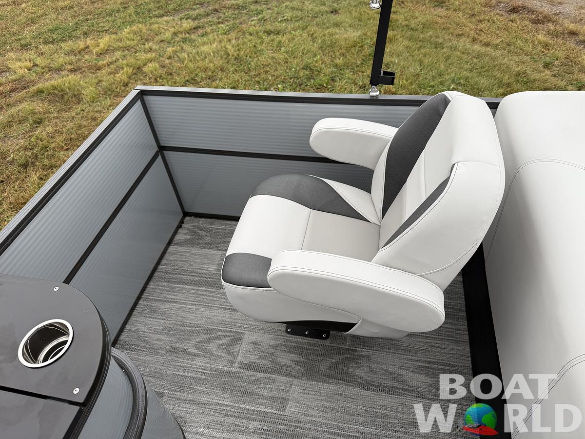 2025 Montego Bay 8522 Fish & Cruise Tritoon & Honda 150HP 4-Stroke EFI