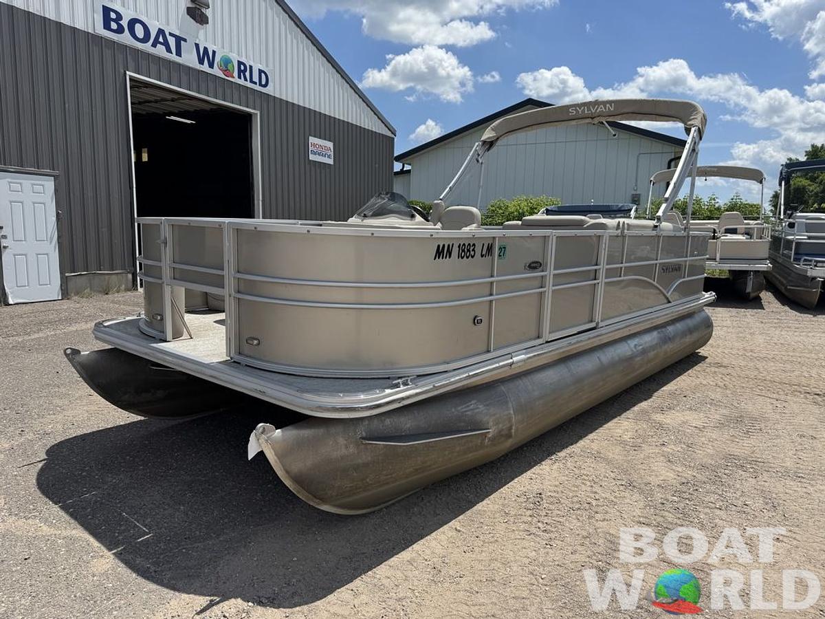 Used 2016 Sylvan 820 4-PT Pontoon