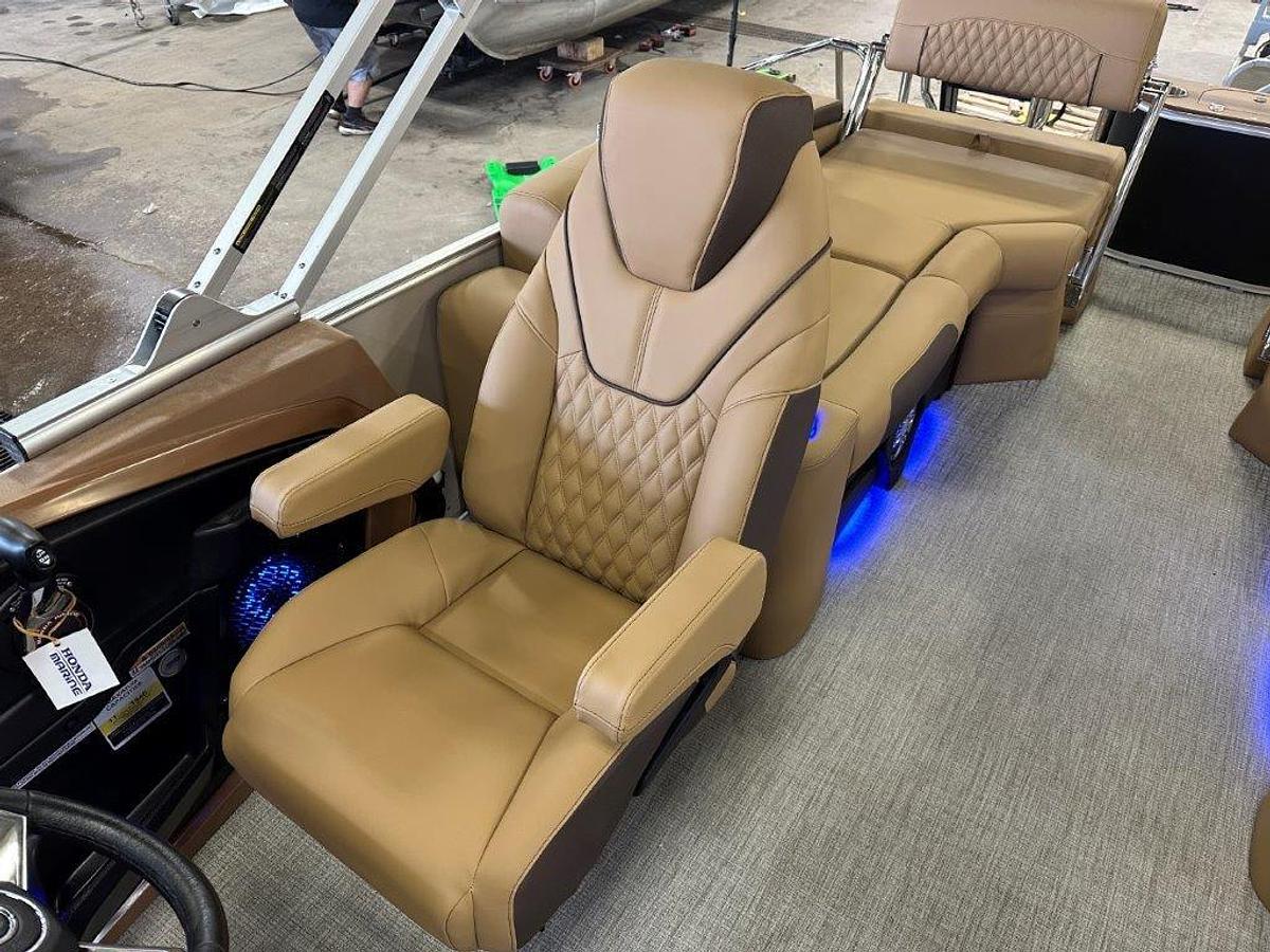 2025 Tahoe Pontoons Cascade 2385 Quad Lounge Shift SS Tritoon & Honda 4-Stroke EFI