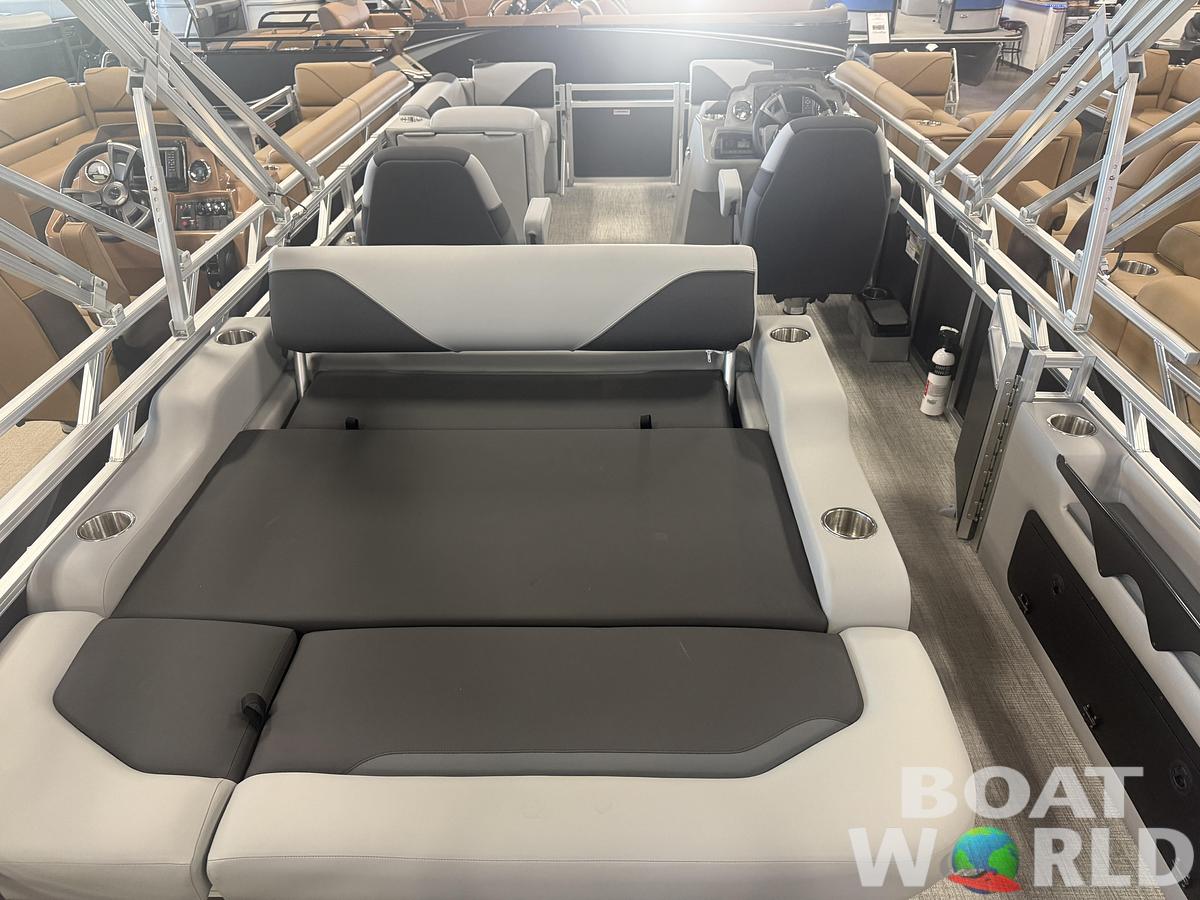 2027 Tahoe Sport VRB 2180 Swingback & 4-Stroke $33995