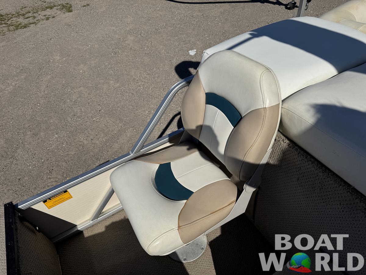 Used 2004 Sweetwater 2222 DF Pontoon