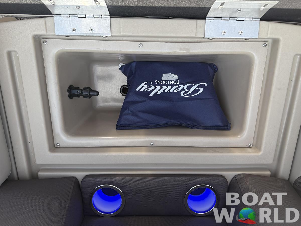 2026 Bentley Pontoons Legacy 220 Swingback & Honda 4-Stroke EFI