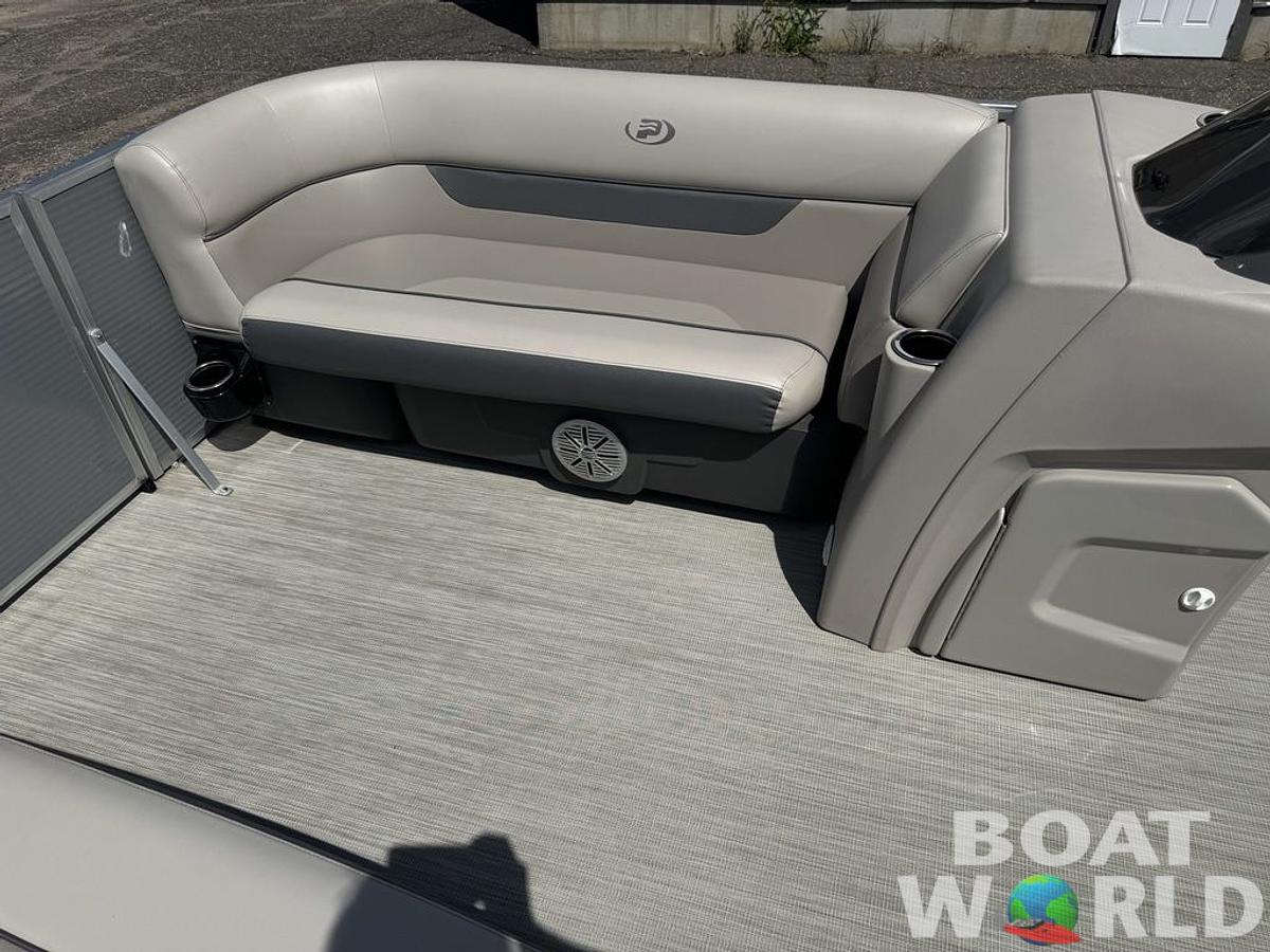 Used 2020 Princecraft Vectra 19 Pontoon