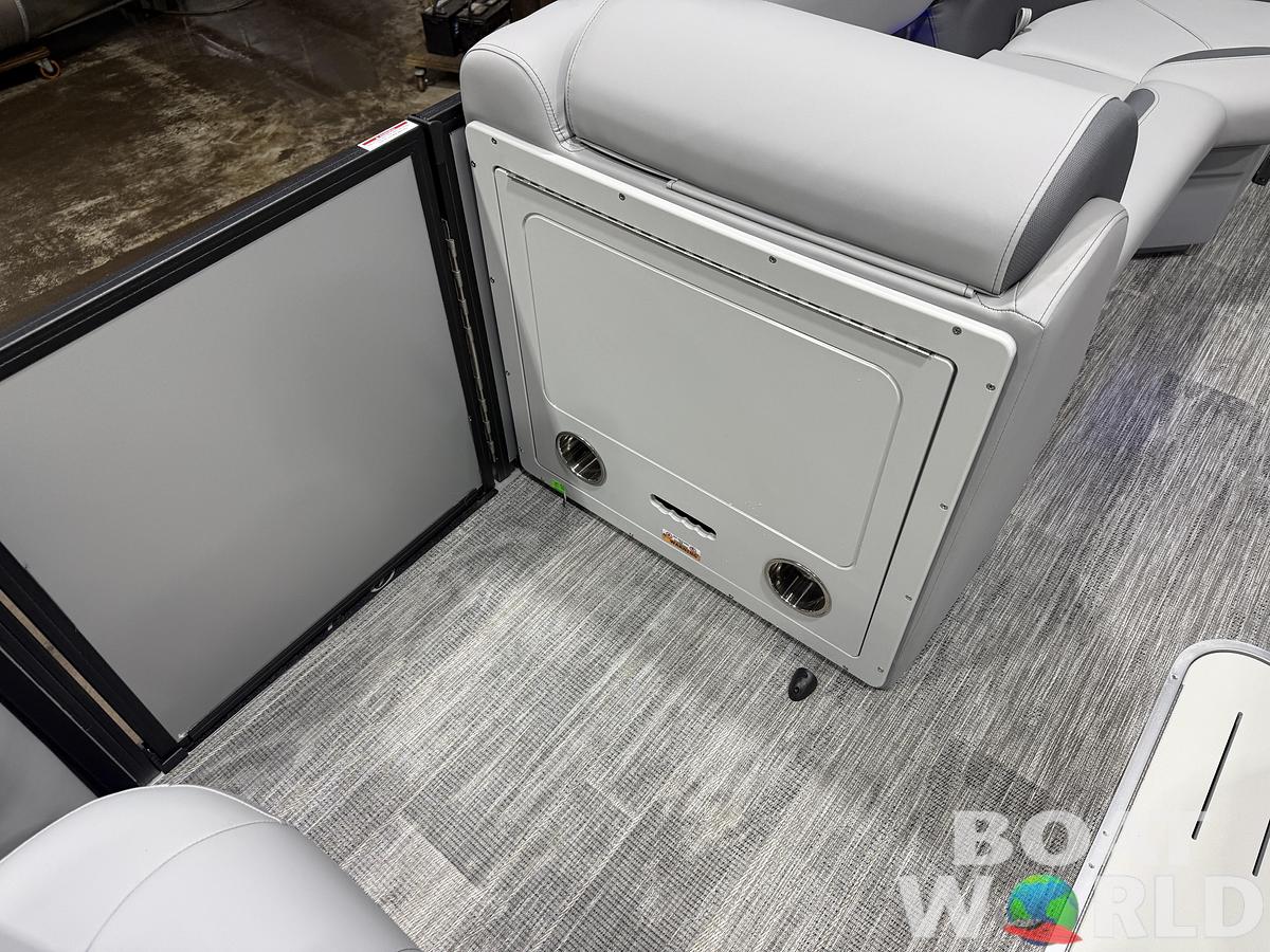 2027 Bentley Legacy 223 Swingback Tritoon $53995
