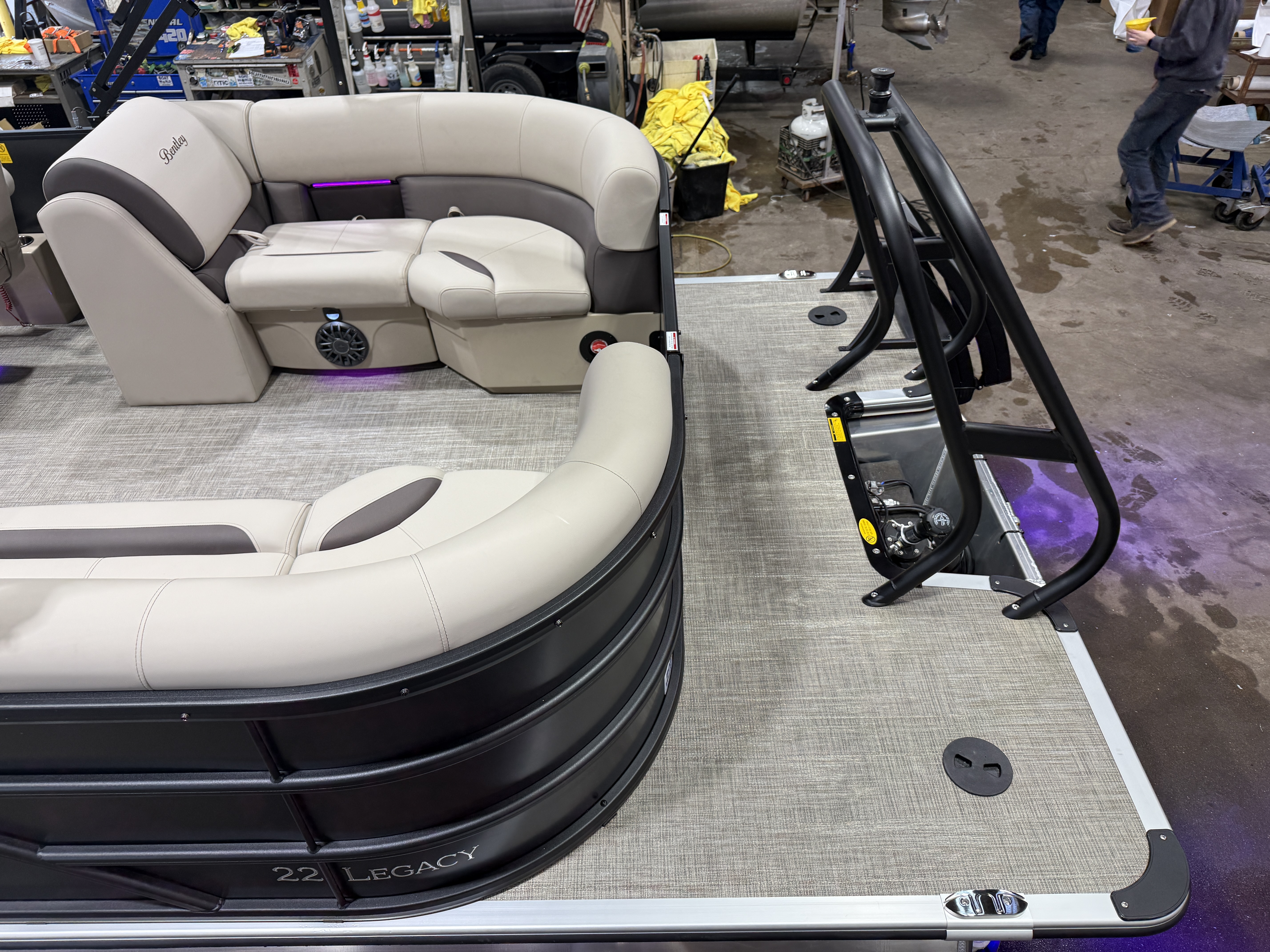 2027 Bentley Legacy 220 Navigator Quad Lounge Pontoon $42995