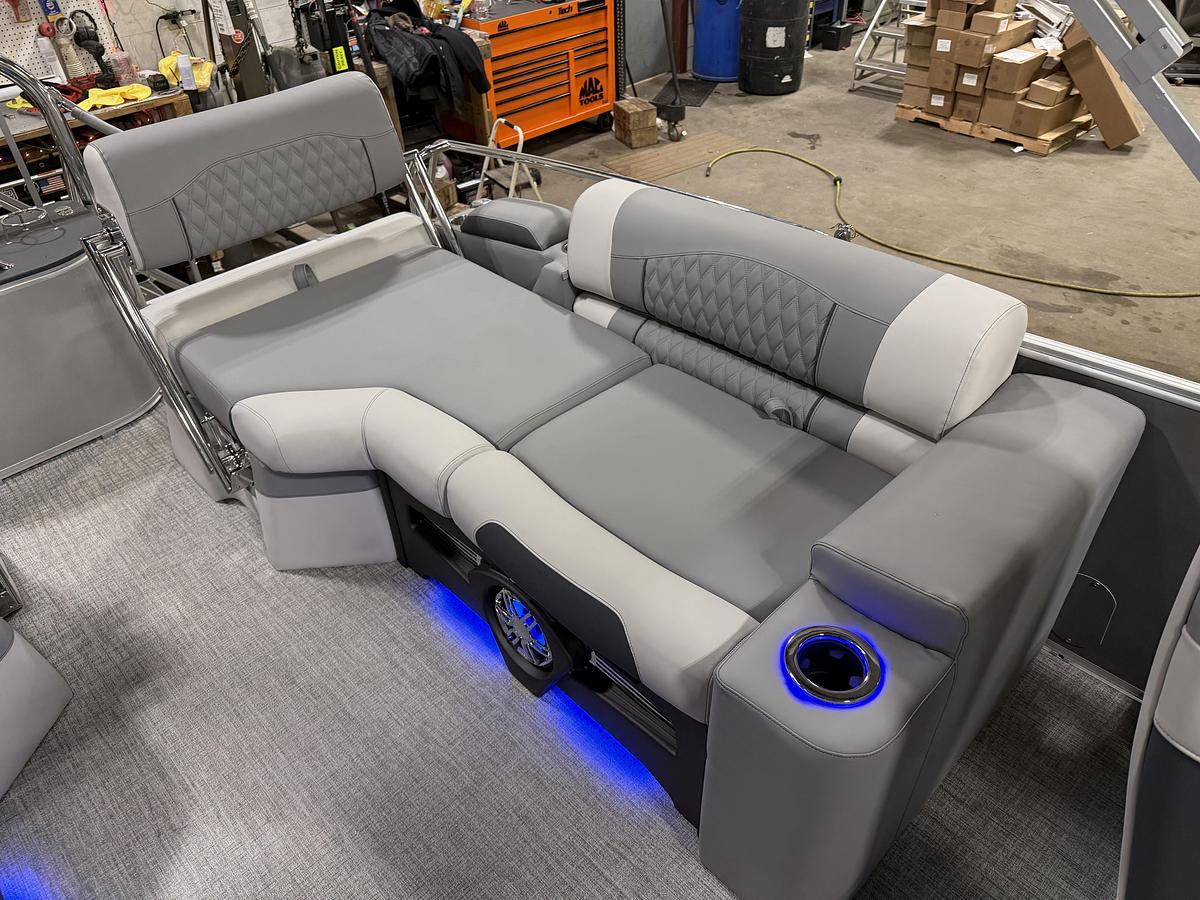 2025 Tahoe Pontoons Cascade 2385 Quad Lounge Shift SS Tritoon & Honda 225HP Outboard