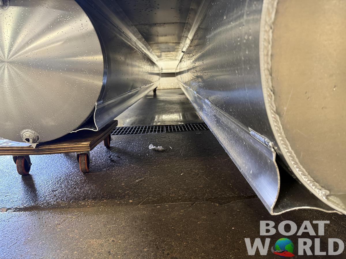 2026 Tahoe Pontoons Cascade 2385 Swingback (VRB) Tritoon 