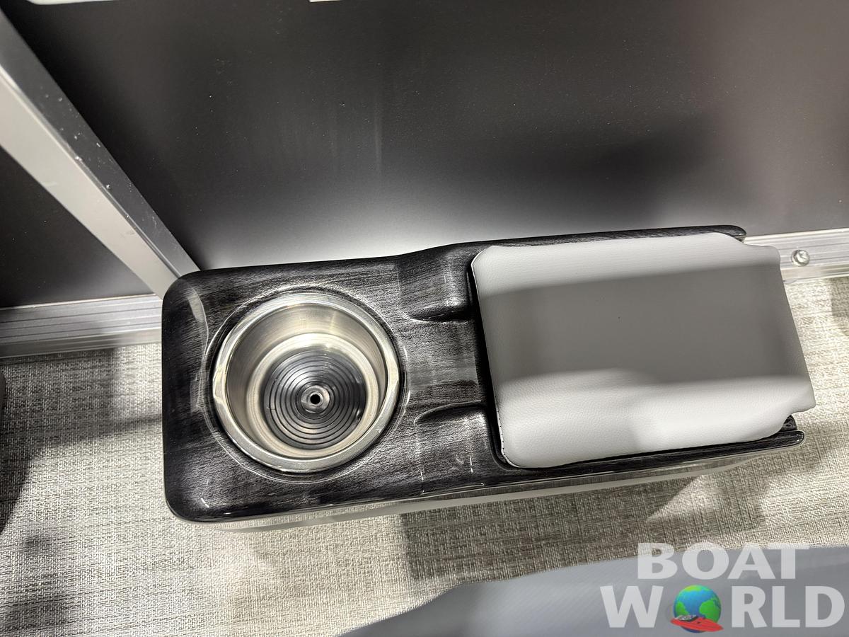 2026 Tahoe Sport VRB 2385 Swingback & 4-Stroke $34995