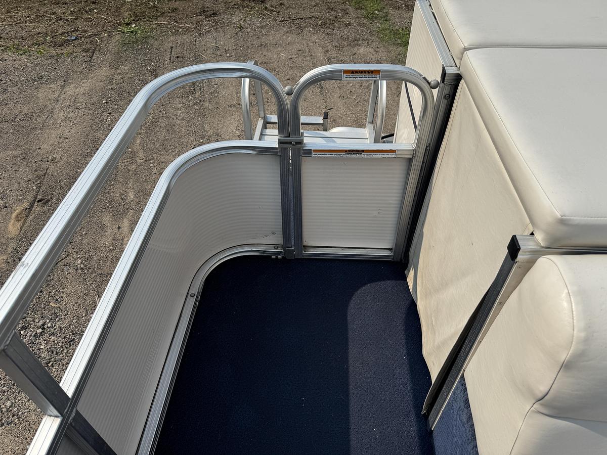 Used 2008 Tahoe Pontoons 24 Bow Fish Pontoon
