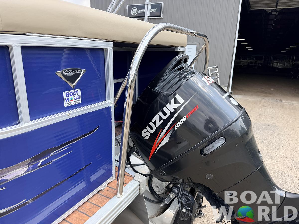 Used 2013 Manitou 220 Xplode VP Tritoon & 150HP Yamaha 4Stroke -$29,995