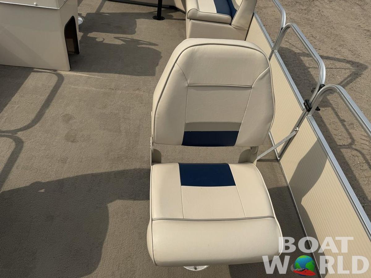 Used 2010 Weeres Cadet Fish 18' & Mercury 4-Stroke