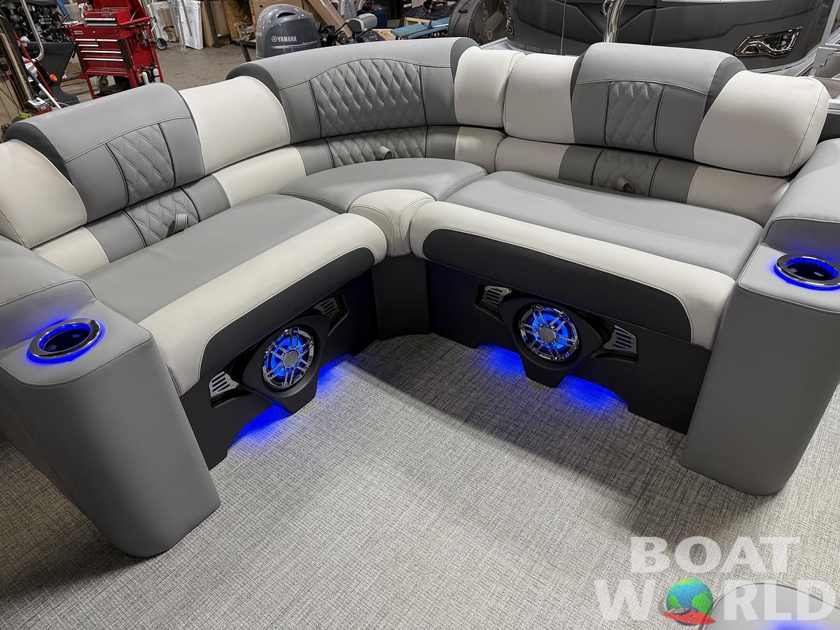 2025 Tahoe Pontoons Cascade 2385 Elite Cruise Tritoon & Honda 4-Stroke EFI