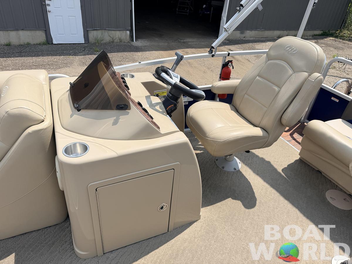 Used 2013 Manitou 220 Xplode VP Tritoon & 150HP Yamaha 4Stroke -$29,995