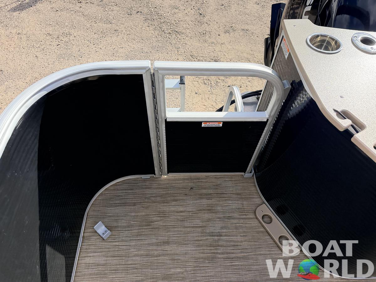 Used 2023 Bennington S20 F & 70HP Suzuki 4Stroke -$27,995