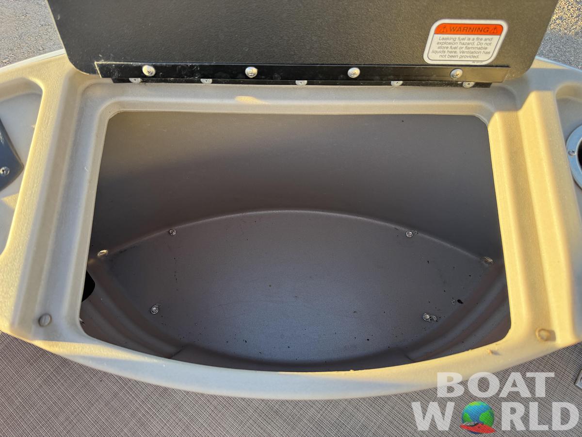 Used 2020 Sun Tracker Fishin Barge 20 DLX Pontoon