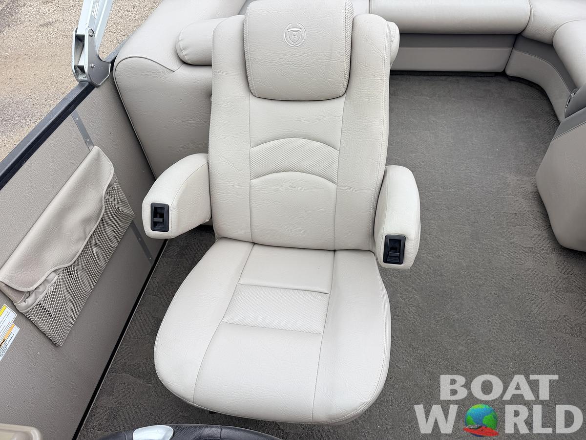 Used 2012 Premier 225 Solaris & 50HP Yamaha 4Stroke -$19,995