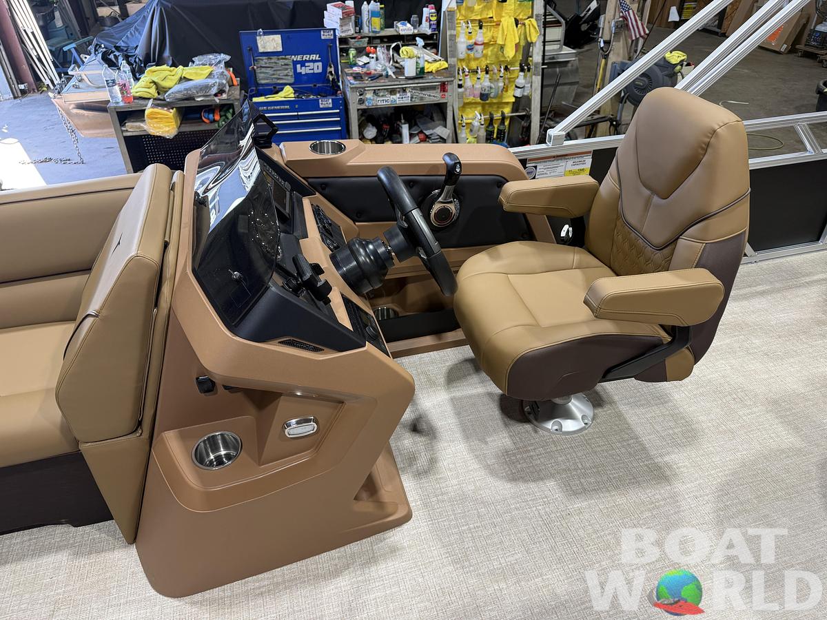 2027 Tahoe Sport Rear Fish 2385 & 4-Stroke $37995