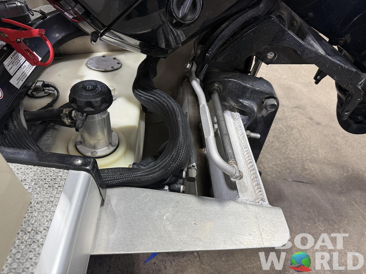 Used 2016 Premier 220 Castaway