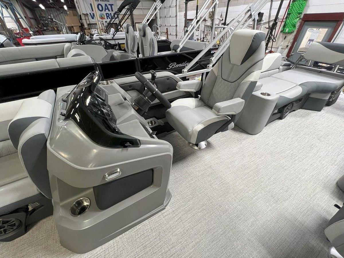 2025 Tahoe Pontoons LTZ 2385 Quad Lounge Shift SS & Honda 4-Stroke EFI