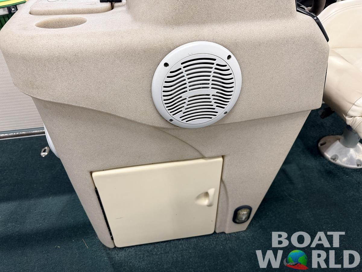 Used 2004 Premier 210 SunSation & 60HP Yamaha 4Stroke - $12,995