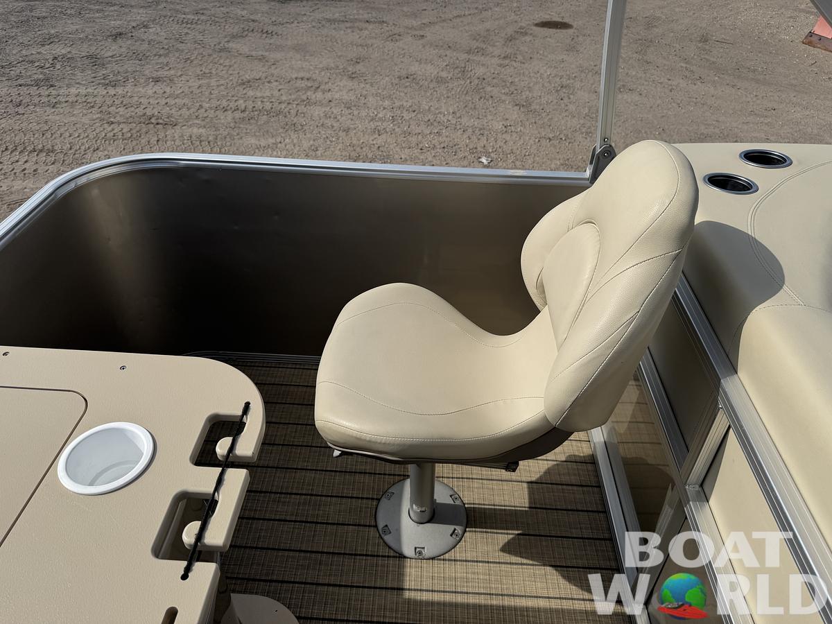 Used 2018 Sylvan Mirage 820 4-PT Pontoon