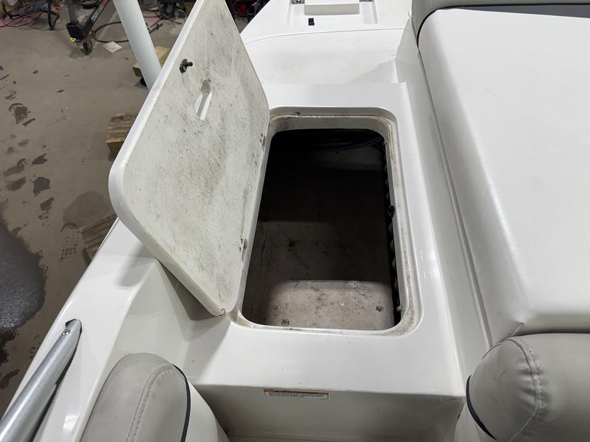 Used 2015 Starcraft Marine Runabout Limited IO 1918 RE I/O