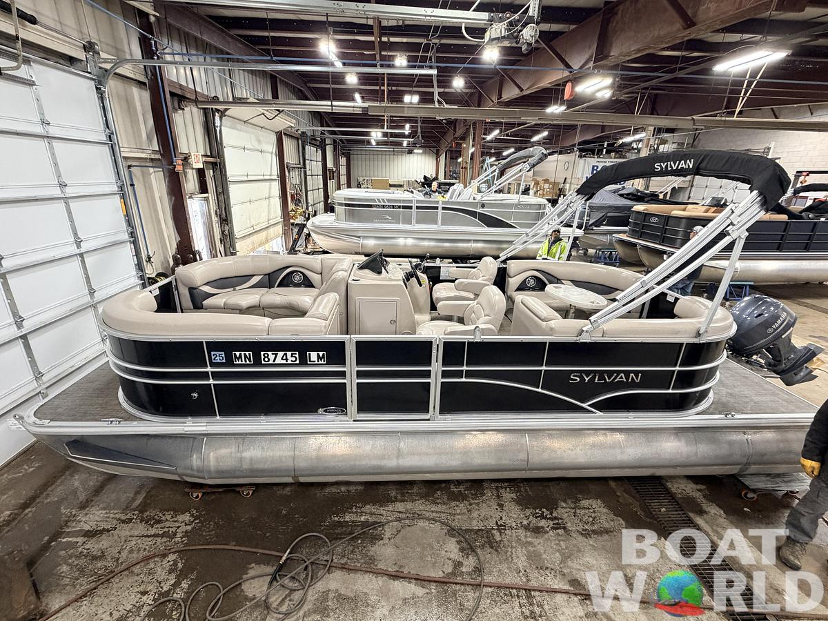 Used 2016 Sylvan Mirage 822 LZ & 50HP Yamaha 4Stroke - $21,995