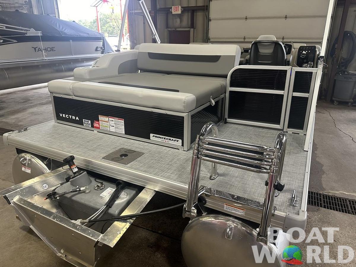 2025 Princecraft Vectra 21 RL Lounge Swingback & Mercury 4-Stroke EFI