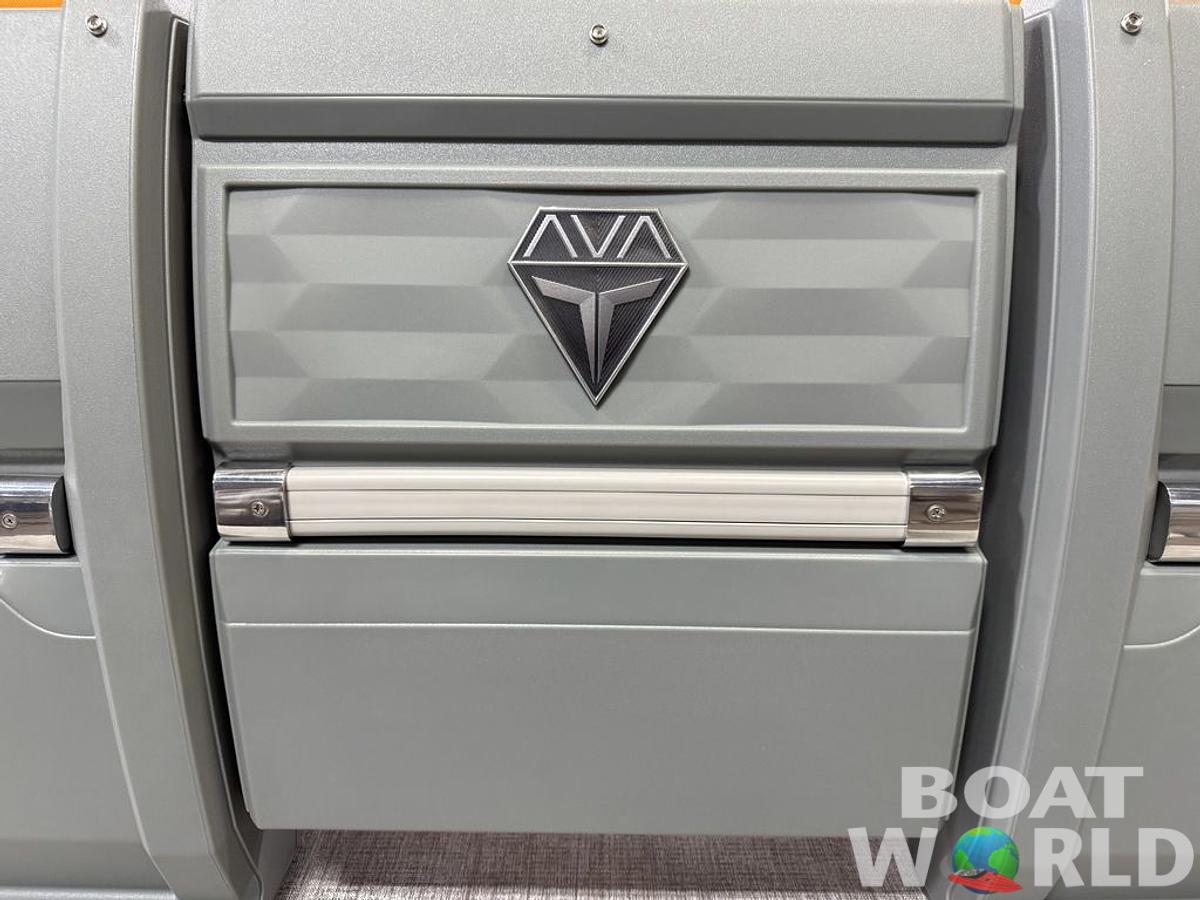 2025 Tahoe Pontoons Aura 2185 Quad Lounge & 90HP 4-Stroke EFI