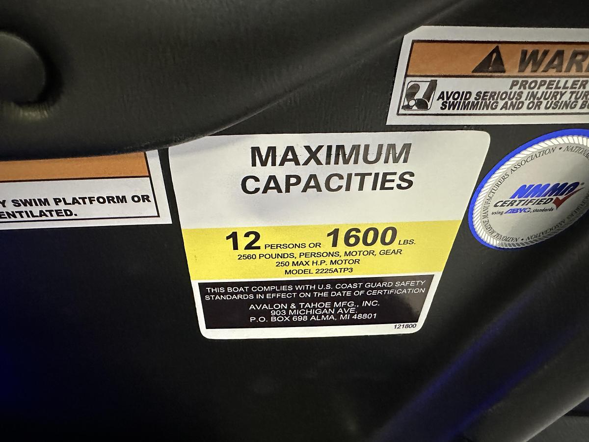 2025 Tahoe Pontoons Cascade 2385 Cruise Rear Bench Tritoon & Honda 225HP 4-Stroke EFI