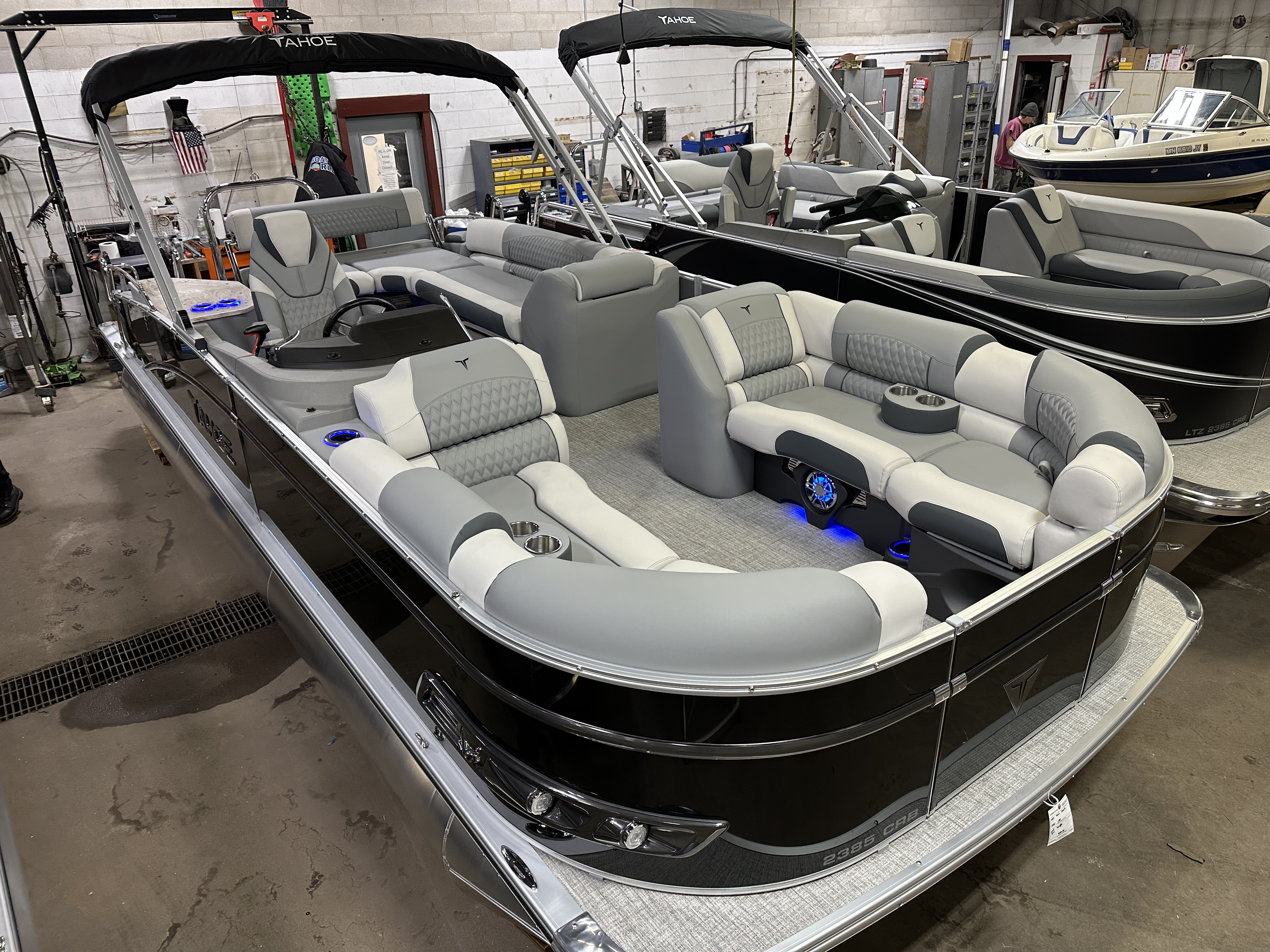 2025 Tahoe Pontoons Cascade 2385 Cruise Rear Bench (CRB) & Honda 4-Stroke EFI