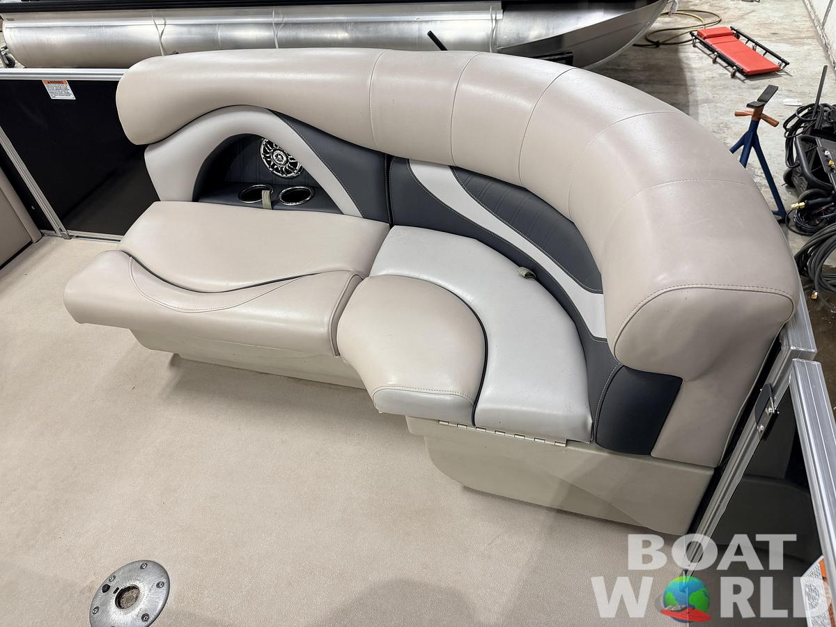 Used 2015 Sylvan Mirage 820 & 90HP Mercury 4Stroke - $21,995