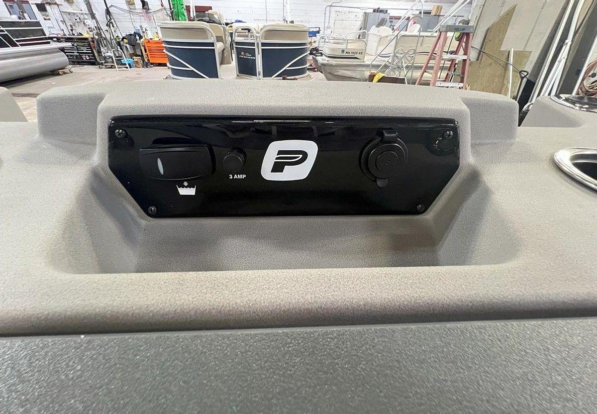 2025 Princecraft 21 Sportfisher 4-S Quad Fish Pontoon & Mercury 4-Stroke EFI