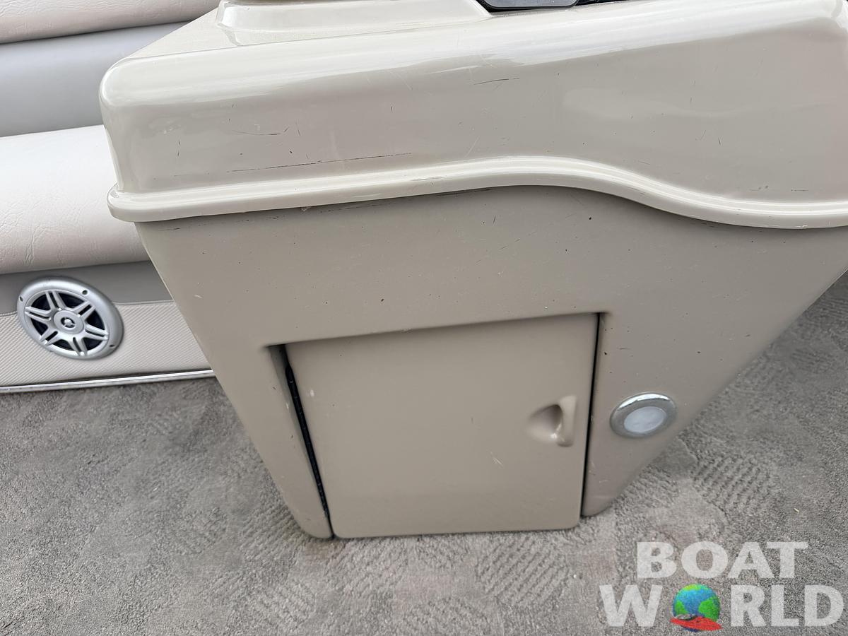 Used 2012 Premier 225 Solaris & 50HP Yamaha 4Stroke -$19,995