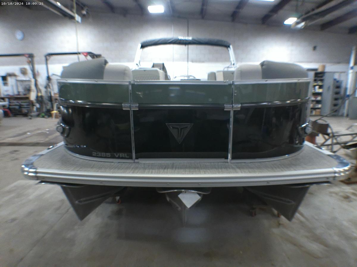 2025 Tahoe Pontoons Cascade 2385 Swingback Tritoon & 225HP 4-Stroke EFI