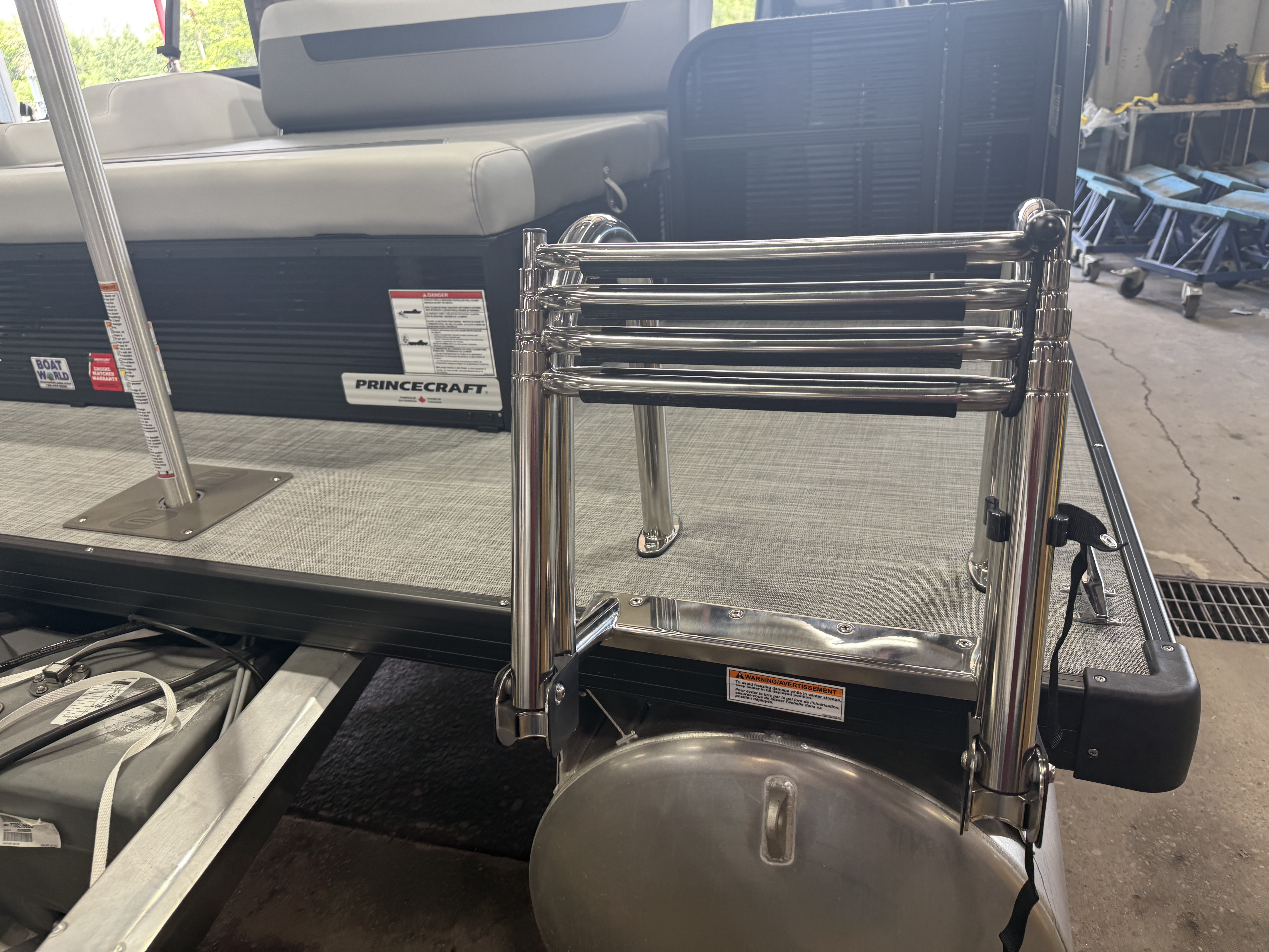 2026 Princecraft Vectra 23 RL SS Swingback Tritoon $43995