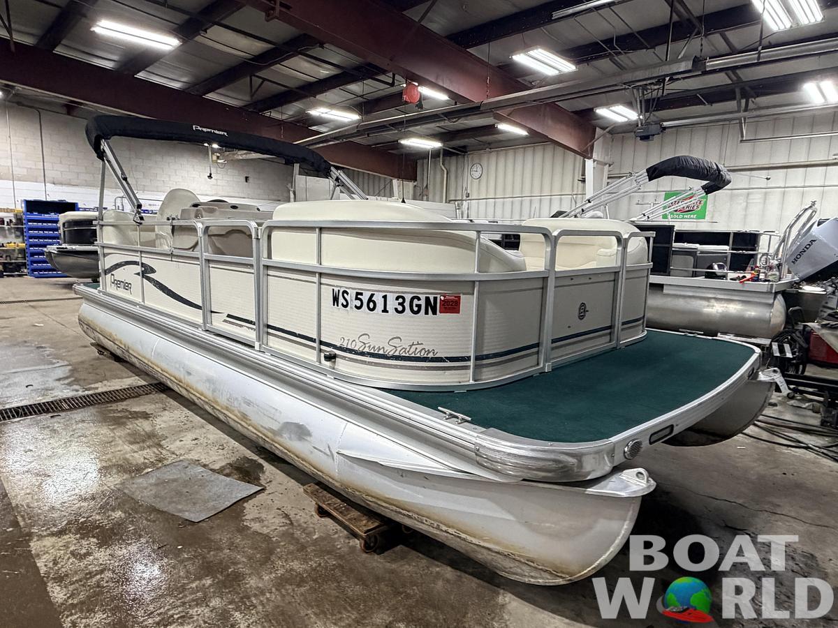 Used 2004 Premier 210 SunSation & 60HP Yamaha 4Stroke - $12,995