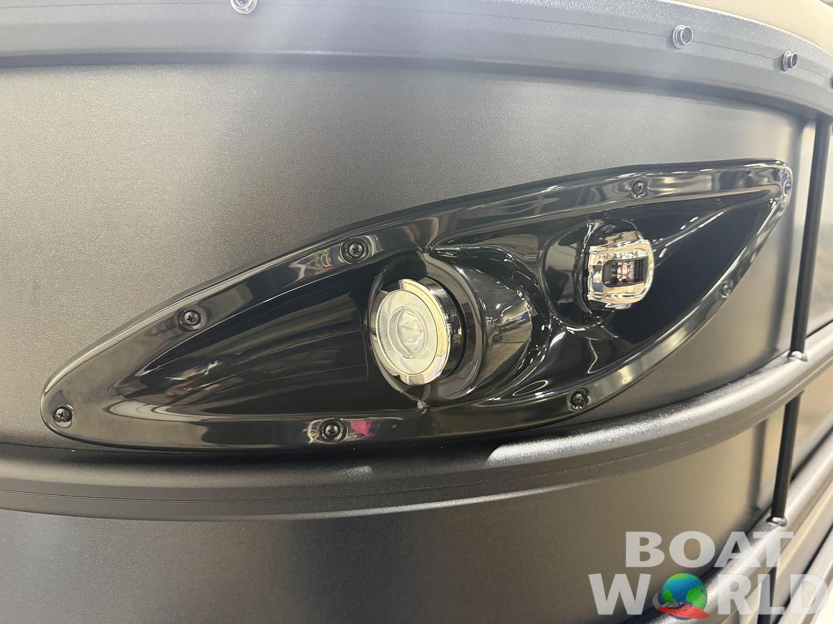 2026 Bentley Pontoons Legacy 223 Navigator Quad Lounge Tritoon