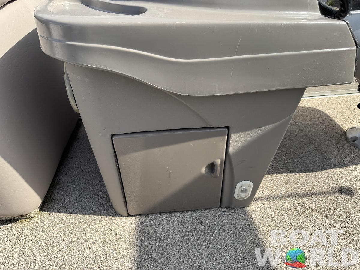 Used 2009 Premier 220 SunSpree DL Pontoon