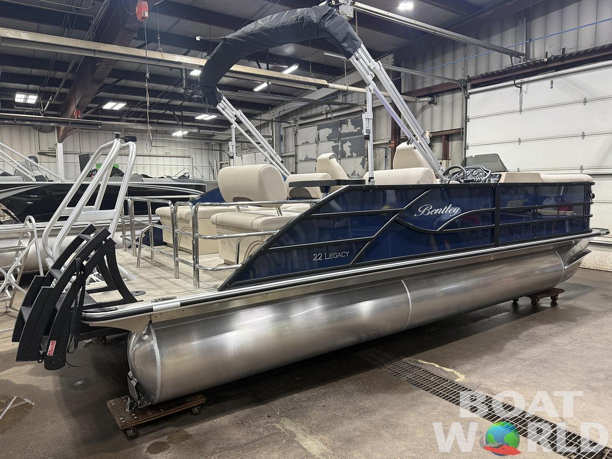 2026 Bentley Pontoons Legacy 220 QSB Swingback 