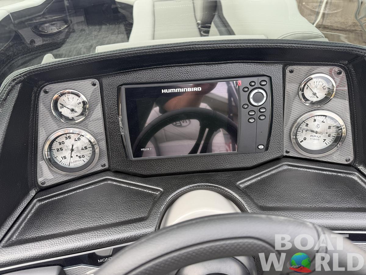 2026 Montego Bay 8522 Quad Lounge Tritoon 