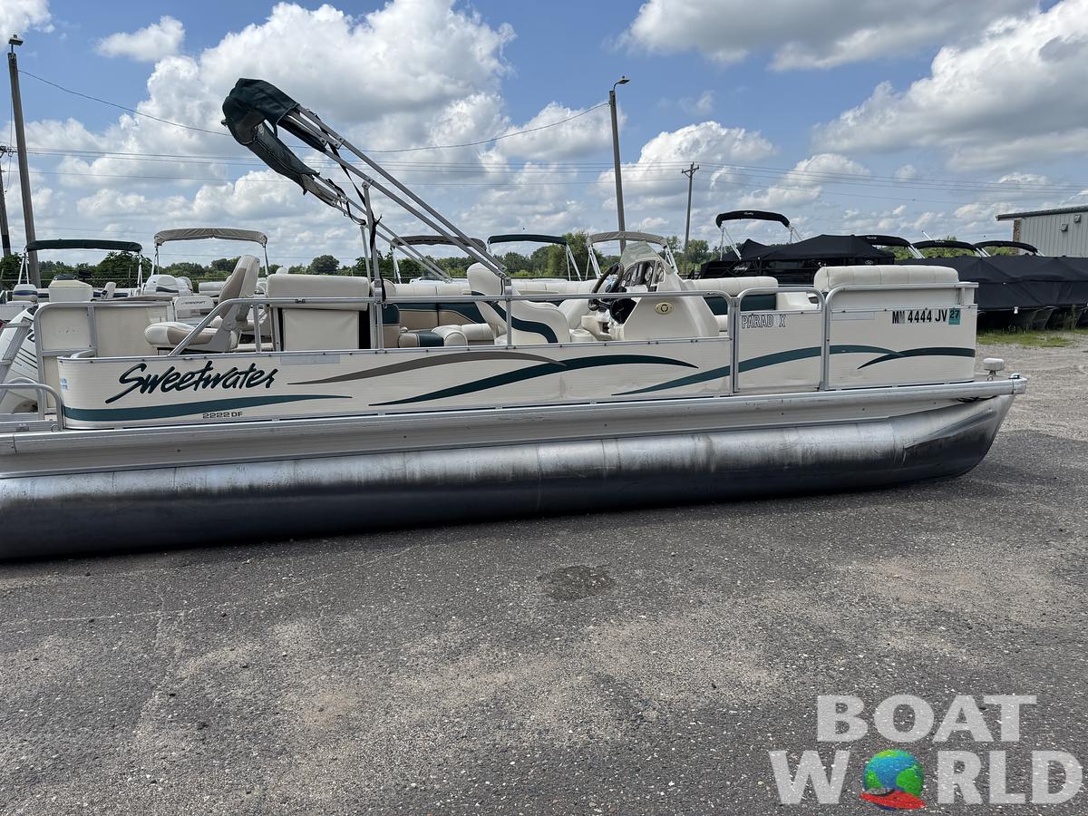 Used 2004 Sweetwater 2222 DF Pontoon WITH SEA LEGS
