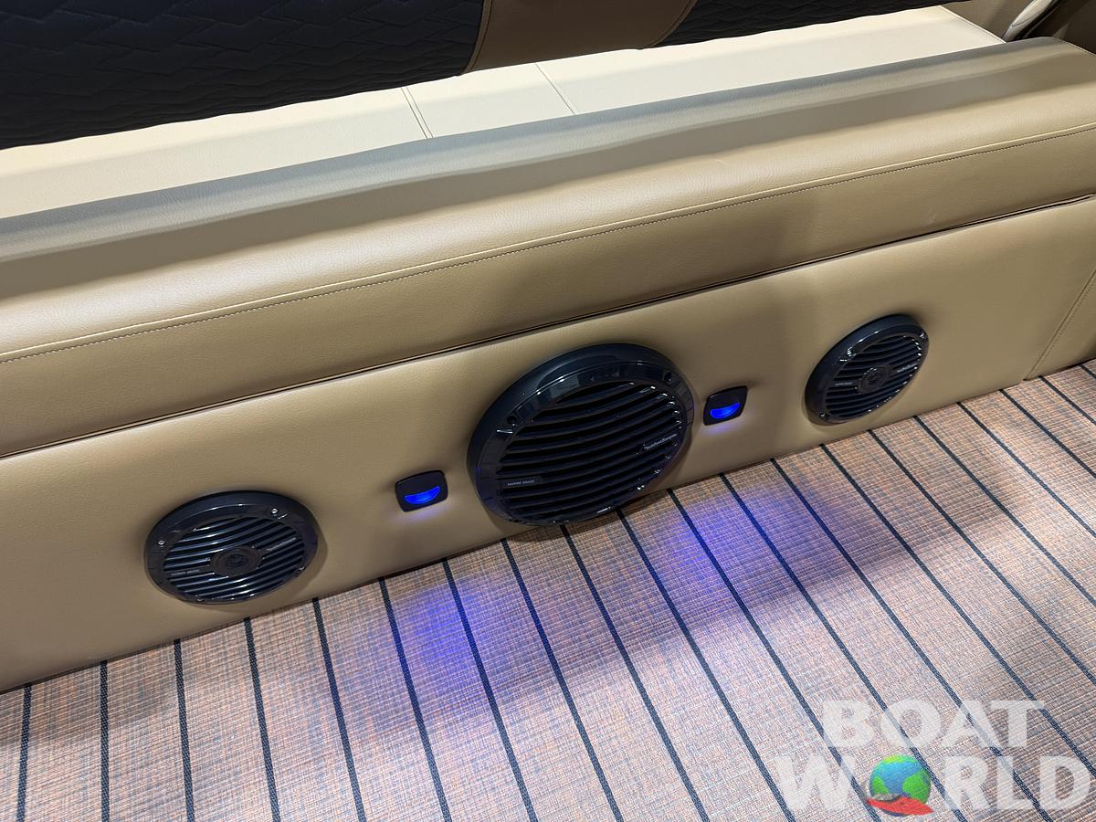 2026 Bentley Pontoons Elite 223 Swingback Tritoon & 200HP 